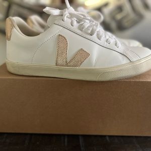 Veja Esplar Logo Leather Sneakers